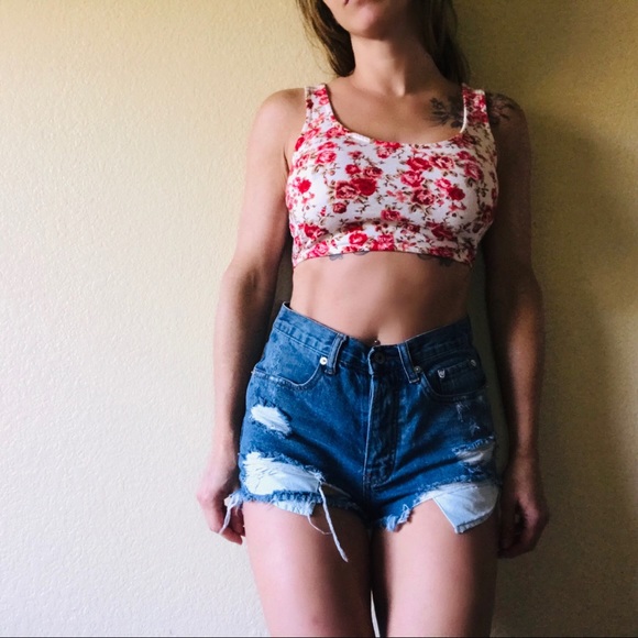 Forever 21 floral Crop top with pretty back - Picture 2 of 2